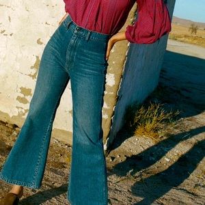 DOEN Melody Jean in Size 27. Only worn a few times. Original wash.